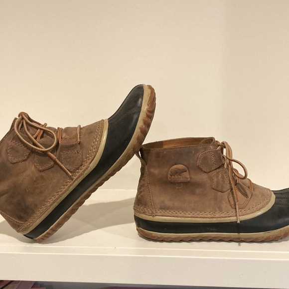 Sorel Out N About Leather Duck Boot - Picture 4 of 5